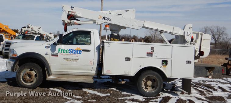 image for item DE0143 2012 Dodge Ram 5500 bucket truck