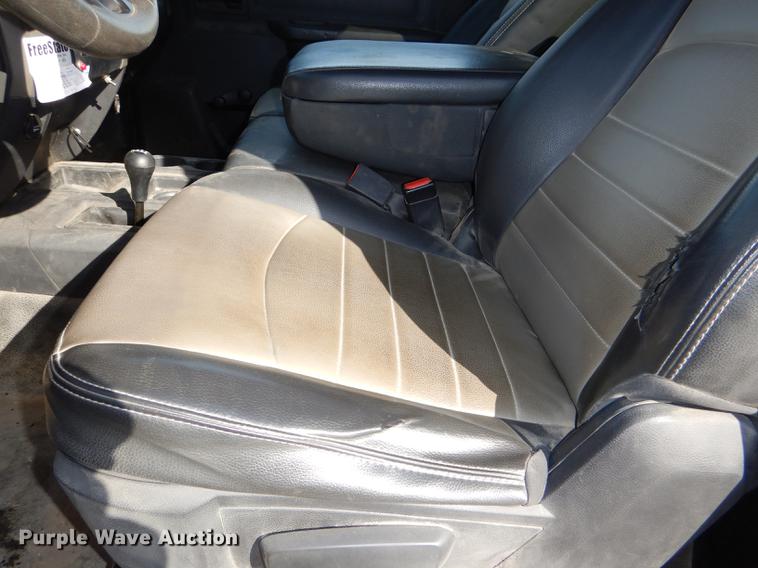 image for item DE0143 2012 Dodge Ram 5500 bucket truck