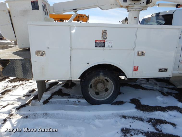 image for item DE0143 2012 Dodge Ram 5500 bucket truck