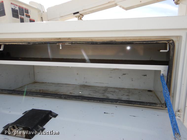 image for item DE0143 2012 Dodge Ram 5500 bucket truck