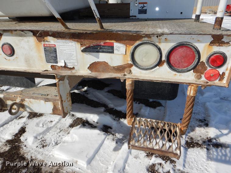 image for item DE0143 2012 Dodge Ram 5500 bucket truck