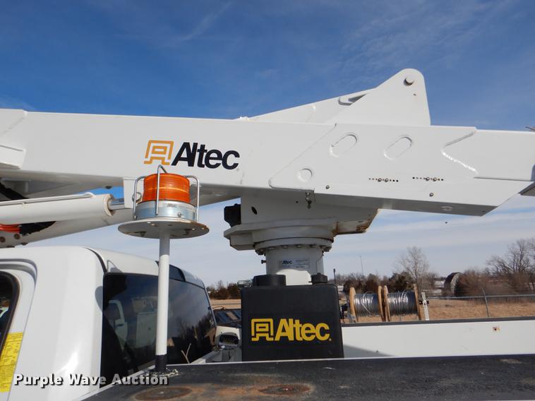 image for item DE0143 2012 Dodge Ram 5500 bucket truck