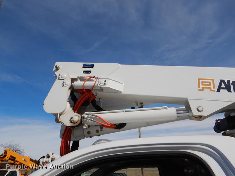 image for item DE0143 2012 Dodge Ram 5500 bucket truck