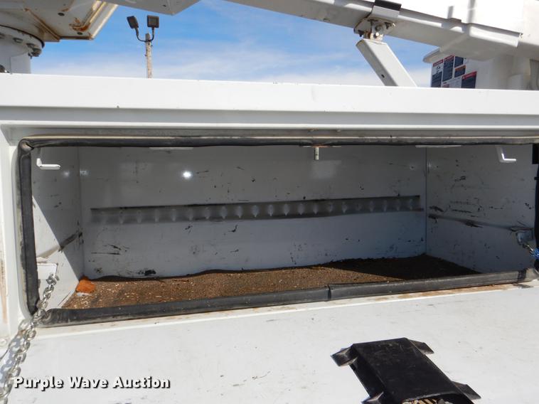 image for item DE0143 2012 Dodge Ram 5500 bucket truck