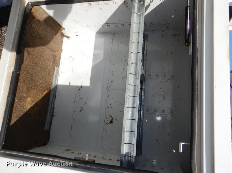 image for item DE0143 2012 Dodge Ram 5500 bucket truck