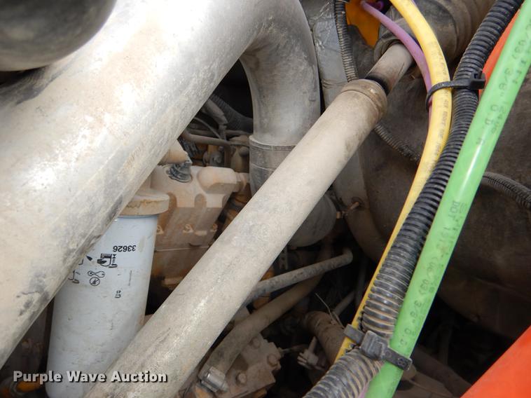 image for item DE0144 2004 Chevrolet C7500 digger derrick truck