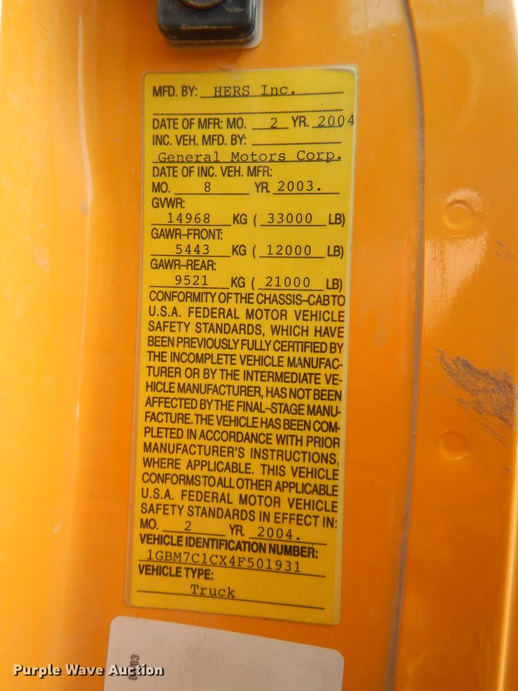 image for item DE0144 2004 Chevrolet C7500 digger derrick truck