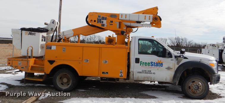 image for item DE0145 2011 Ford F550 Super Duty bucket truck