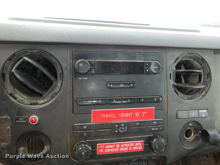 image for item DE0145 2011 Ford F550 Super Duty bucket truck