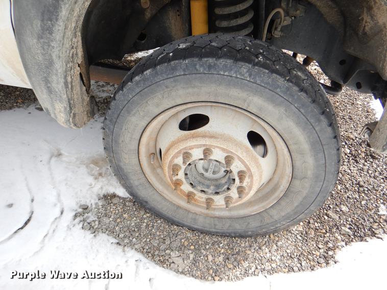 image for item DE0145 2011 Ford F550 Super Duty bucket truck