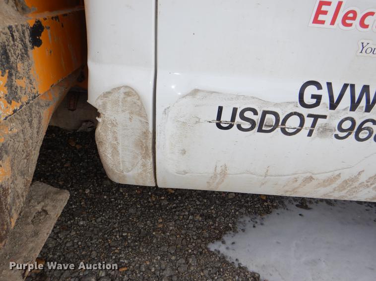 image for item DE0145 2011 Ford F550 Super Duty bucket truck