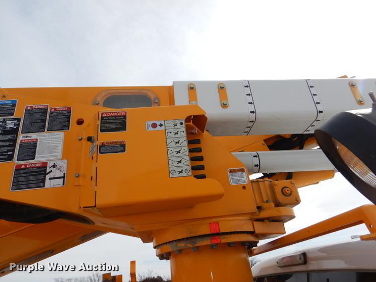 image for item DE0145 2011 Ford F550 Super Duty bucket truck