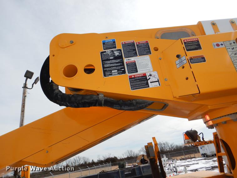 image for item DE0145 2011 Ford F550 Super Duty bucket truck