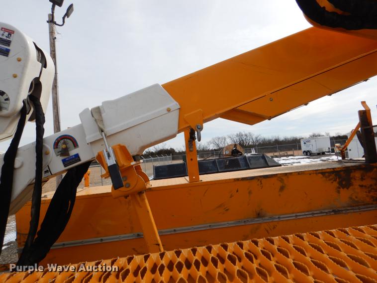 image for item DE0145 2011 Ford F550 Super Duty bucket truck