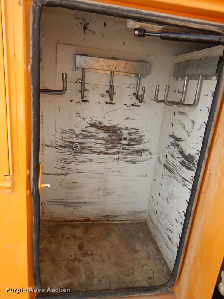 image for item DE0145 2011 Ford F550 Super Duty bucket truck