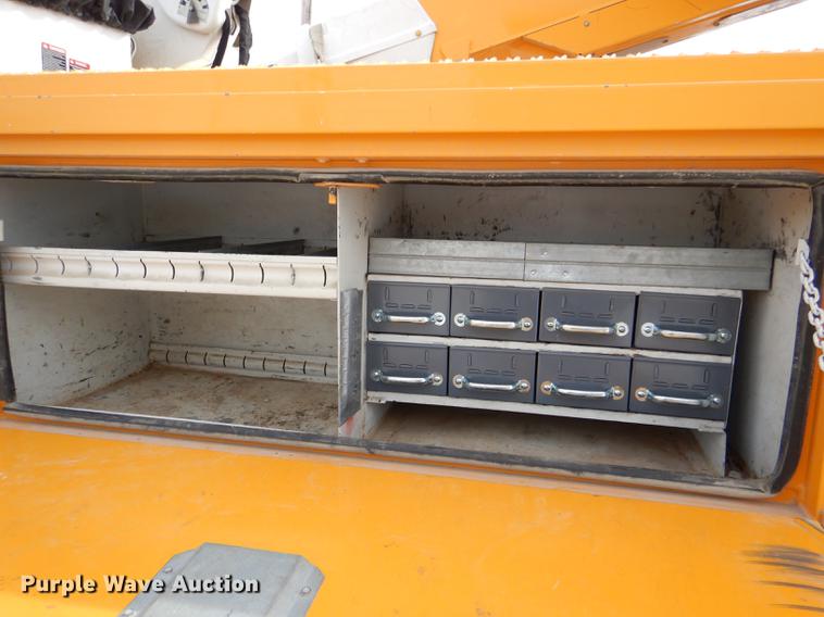 image for item DE0145 2011 Ford F550 Super Duty bucket truck