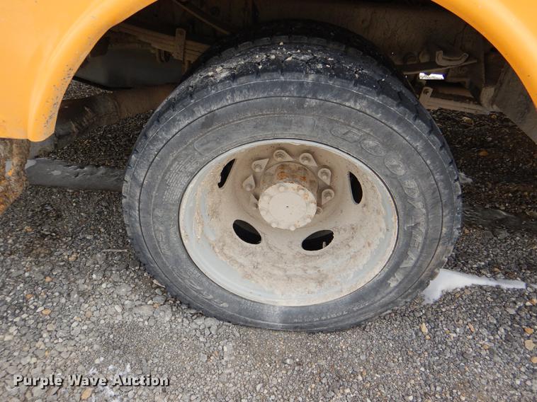 image for item DE0145 2011 Ford F550 Super Duty bucket truck