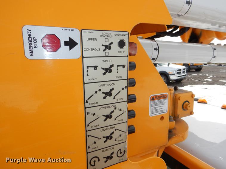 image for item DE0145 2011 Ford F550 Super Duty bucket truck