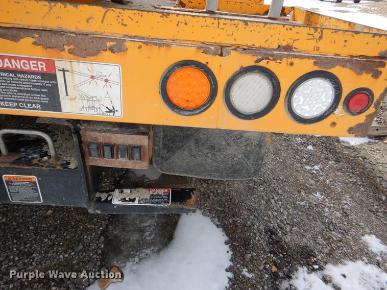 image for item DE0145 2011 Ford F550 Super Duty bucket truck