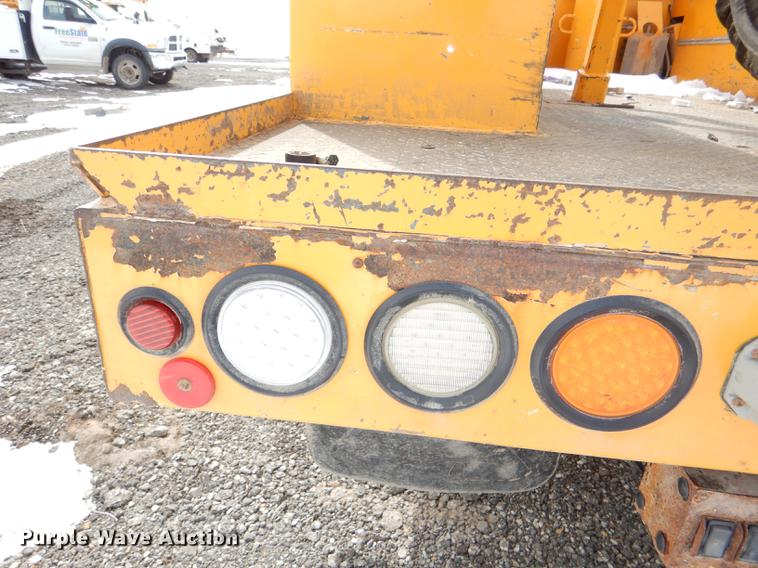 image for item DE0145 2011 Ford F550 Super Duty bucket truck