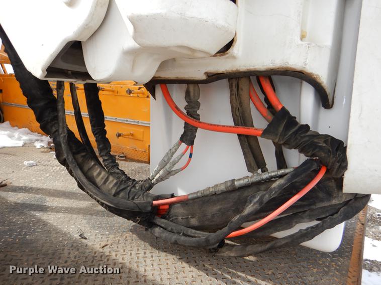 image for item DE0145 2011 Ford F550 Super Duty bucket truck