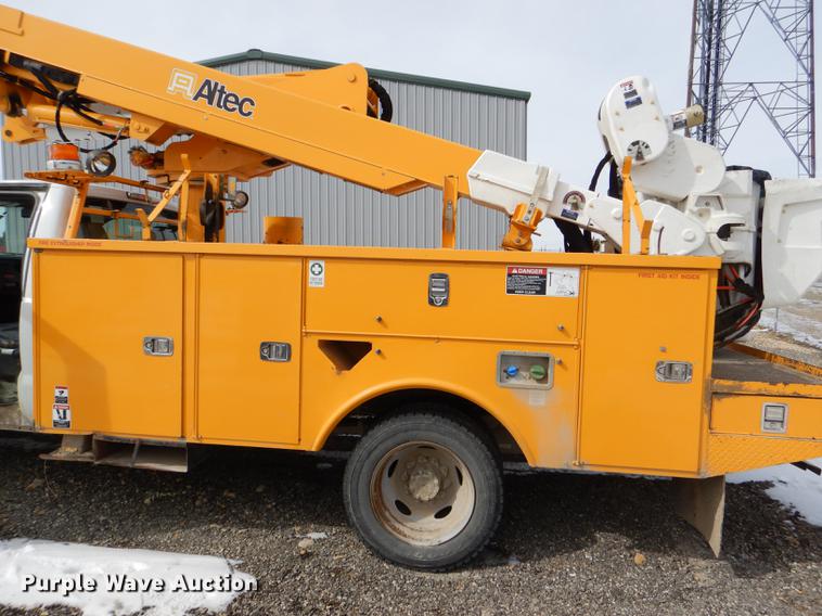 image for item DE0145 2011 Ford F550 Super Duty bucket truck