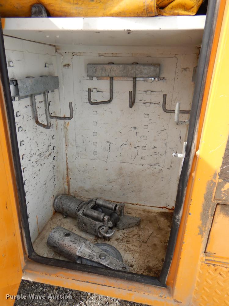 image for item DE0145 2011 Ford F550 Super Duty bucket truck