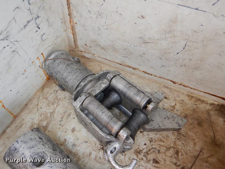 image for item DE0145 2011 Ford F550 Super Duty bucket truck