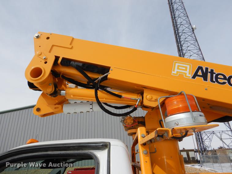 image for item DE0145 2011 Ford F550 Super Duty bucket truck