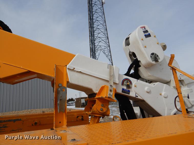 image for item DE0145 2011 Ford F550 Super Duty bucket truck