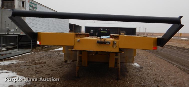 image for item DE0147 1973 Hyster C35TA equipment trailer