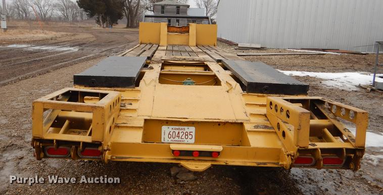 image for item DE0147 1973 Hyster C35TA equipment trailer