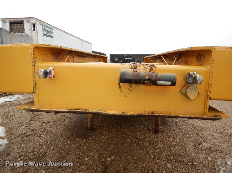 image for item DE0147 1973 Hyster C35TA equipment trailer