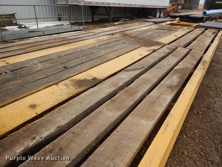 image for item DE0147 1973 Hyster C35TA equipment trailer