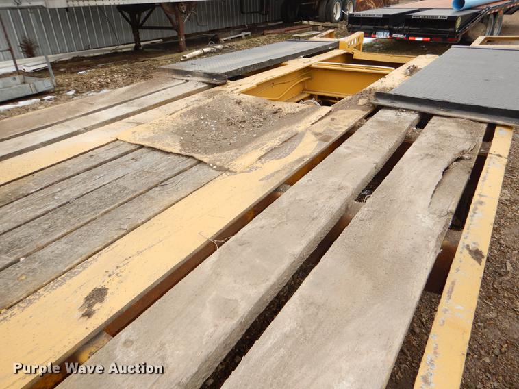 image for item DE0147 1973 Hyster C35TA equipment trailer