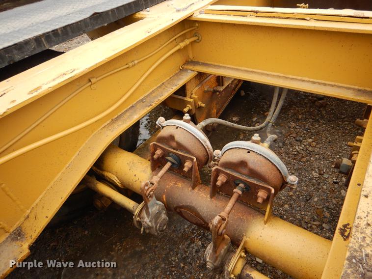 image for item DE0147 1973 Hyster C35TA equipment trailer