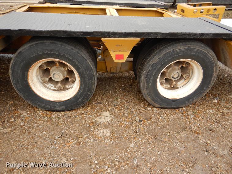 image for item DE0147 1973 Hyster C35TA equipment trailer