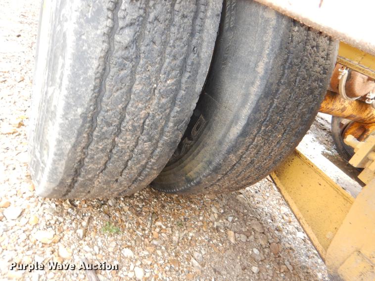 image for item DE0147 1973 Hyster C35TA equipment trailer