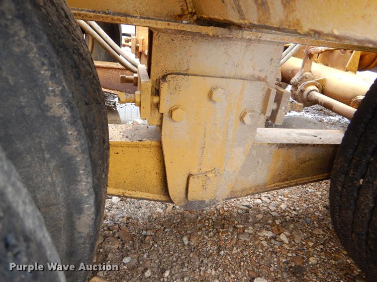 image for item DE0147 1973 Hyster C35TA equipment trailer