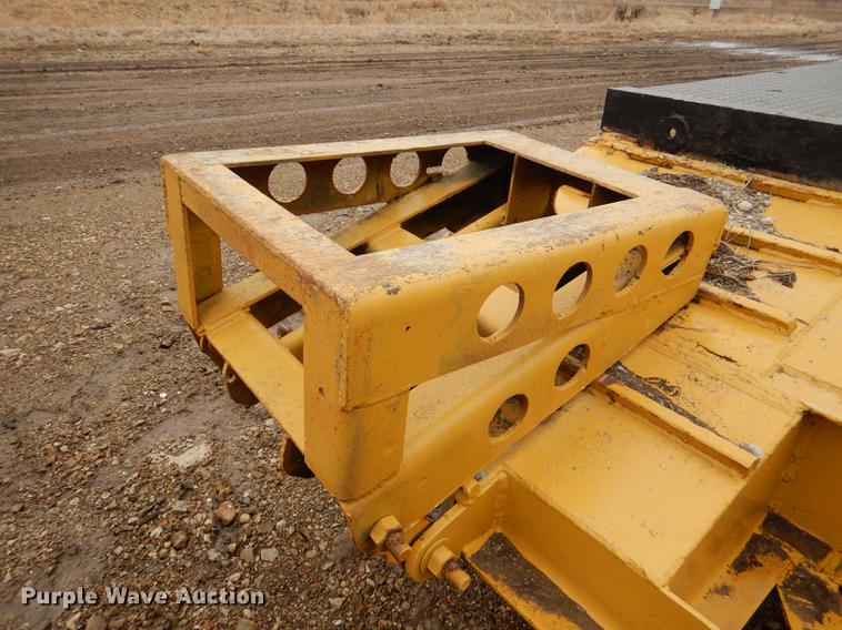 image for item DE0147 1973 Hyster C35TA equipment trailer