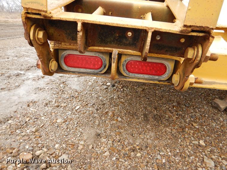 image for item DE0147 1973 Hyster C35TA equipment trailer