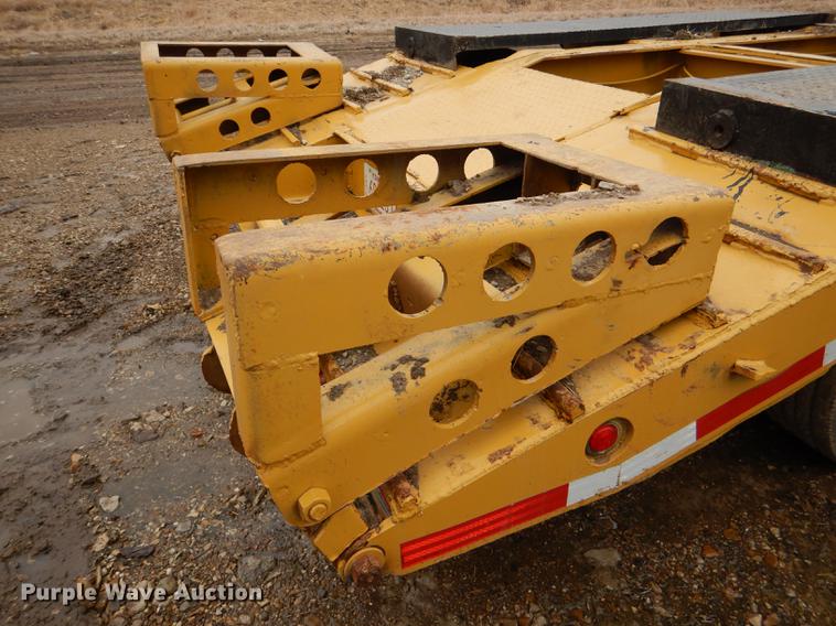 image for item DE0147 1973 Hyster C35TA equipment trailer