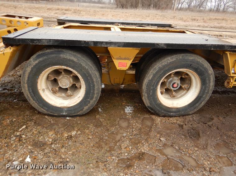 image for item DE0147 1973 Hyster C35TA equipment trailer