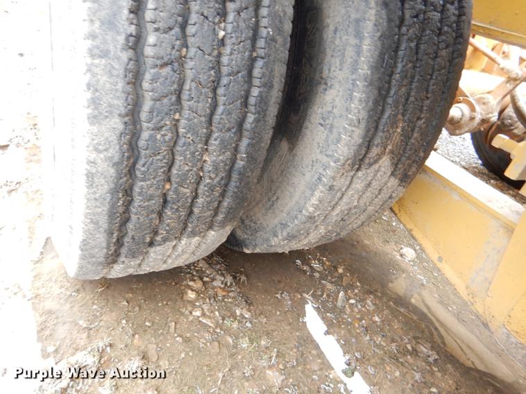 image for item DE0147 1973 Hyster C35TA equipment trailer