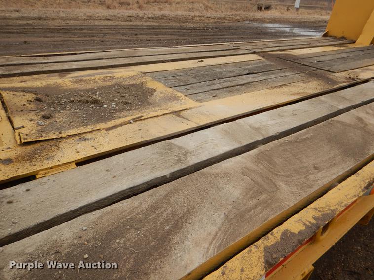 image for item DE0147 1973 Hyster C35TA equipment trailer