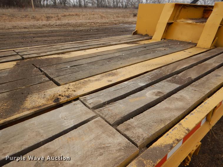 image for item DE0147 1973 Hyster C35TA equipment trailer