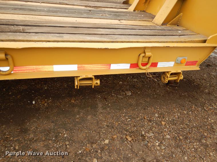 image for item DE0147 1973 Hyster C35TA equipment trailer