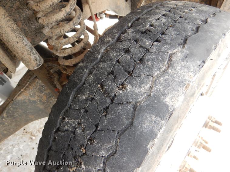 image for item DE0157 2012 Ford F550 Super Duty bucket truck