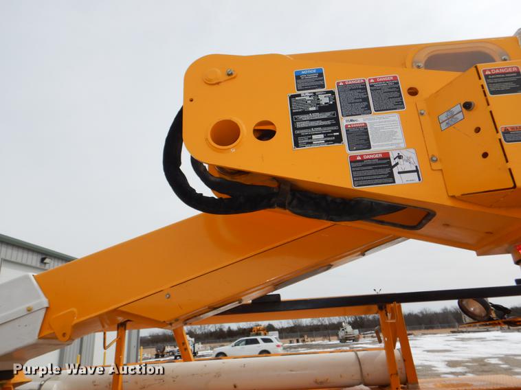 image for item DE0157 2012 Ford F550 Super Duty bucket truck