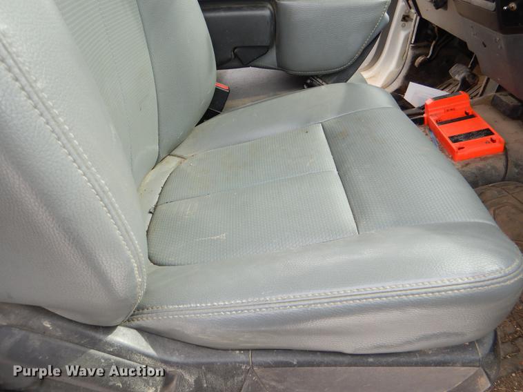 image for item DE0157 2012 Ford F550 Super Duty bucket truck